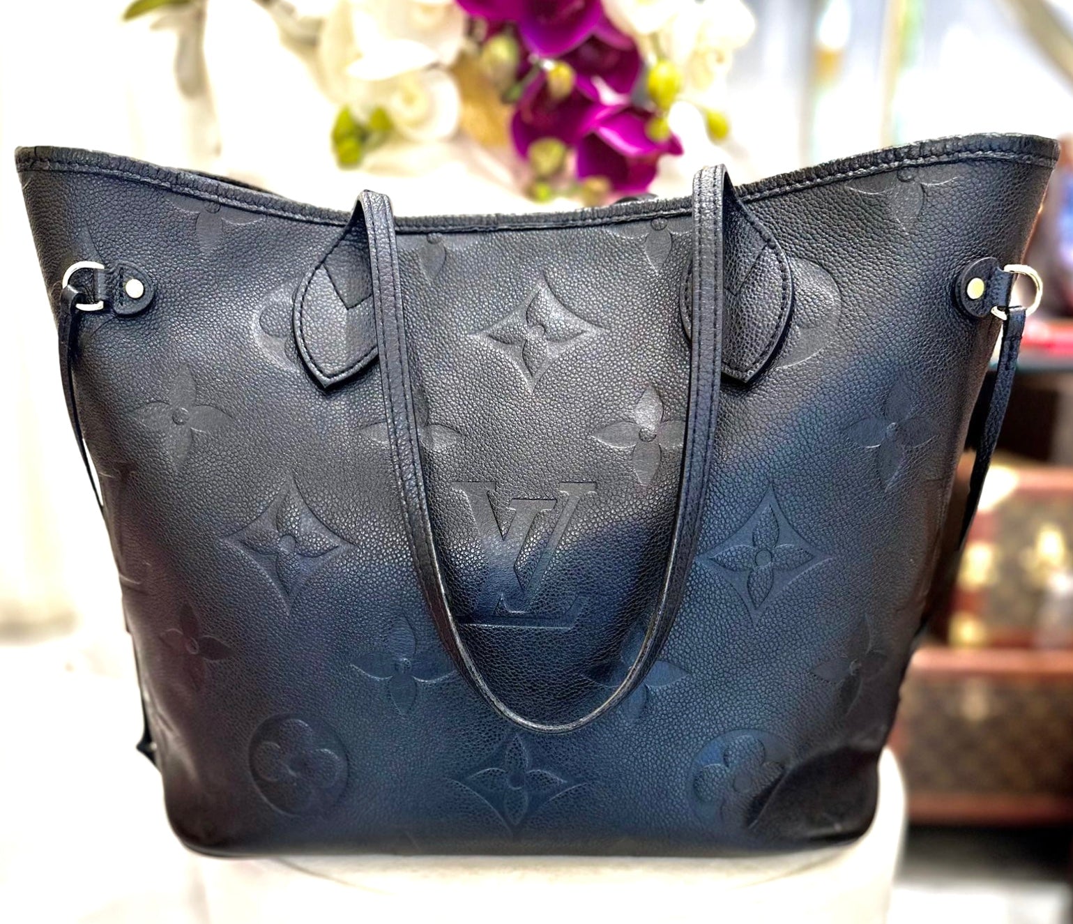 Louis Vuitton Neverfull MM Tote in Schwarz AS Luxury Vintage