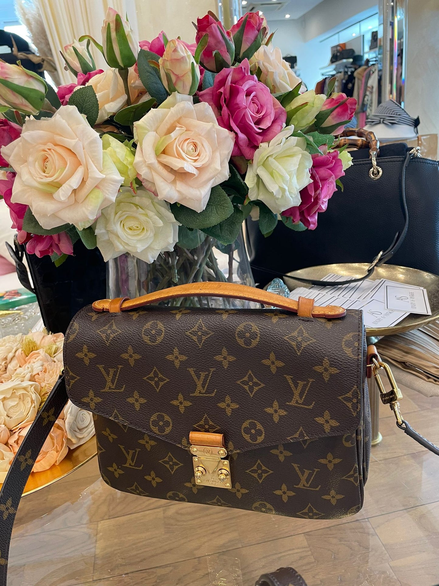 Louis Vuitton - Pochette Metis