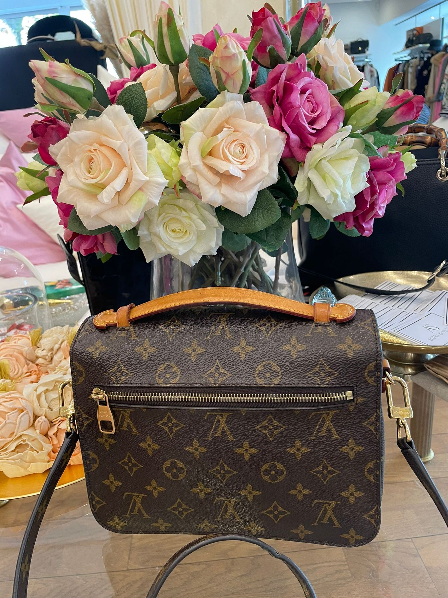 Louis Vuitton - Pochette Metis