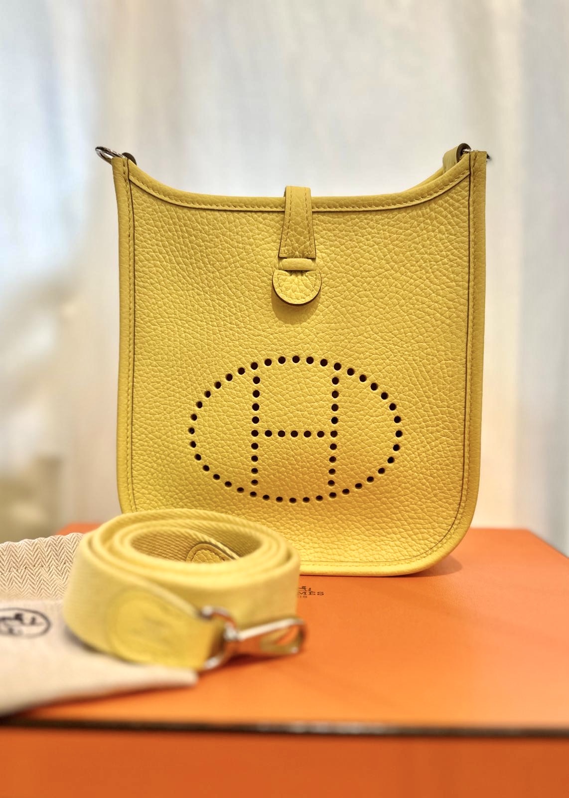 Hermès - Mini Evelyne 16 Gelb