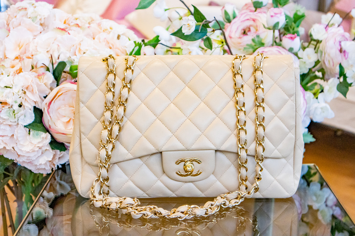 Chanel - Timeless Single Flap Jumbo Lambskin Beige Clair mit Goldener Hardware