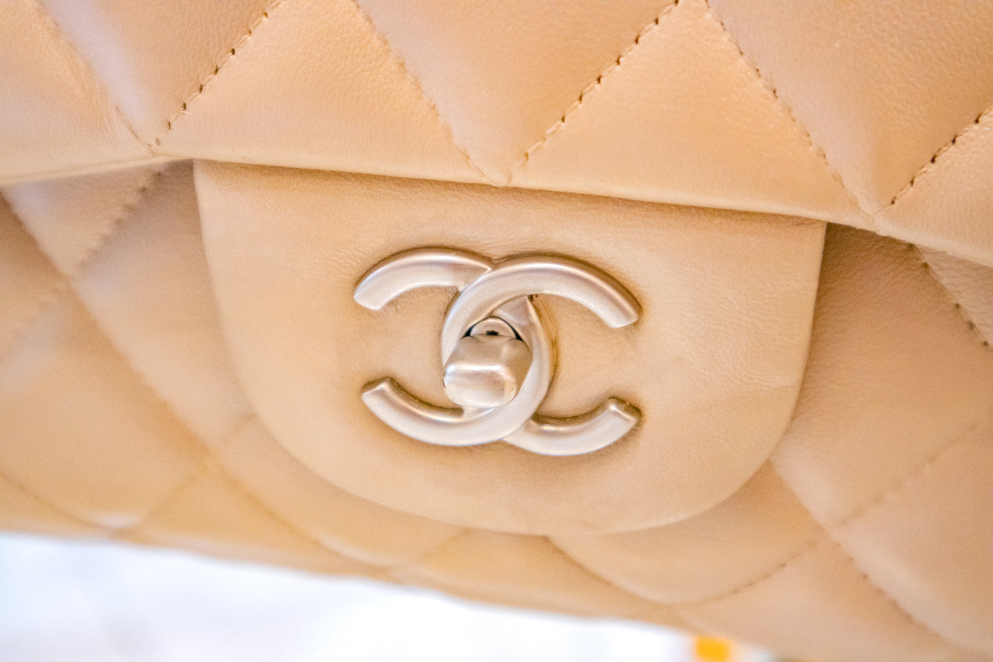 Chanel - Double Flap Jumbo Lambskin Gold mit silberner Hardware