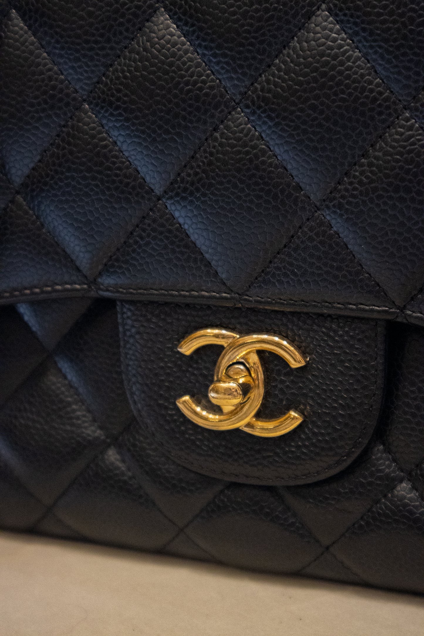 Chanel - Jumbo schwarz Caviar Leder