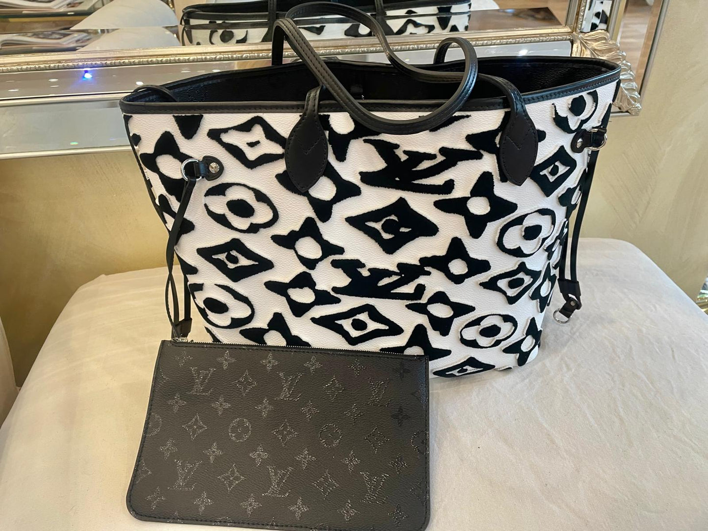 Louis Vuitton - Neverfull Limited Edition Urs Fischer