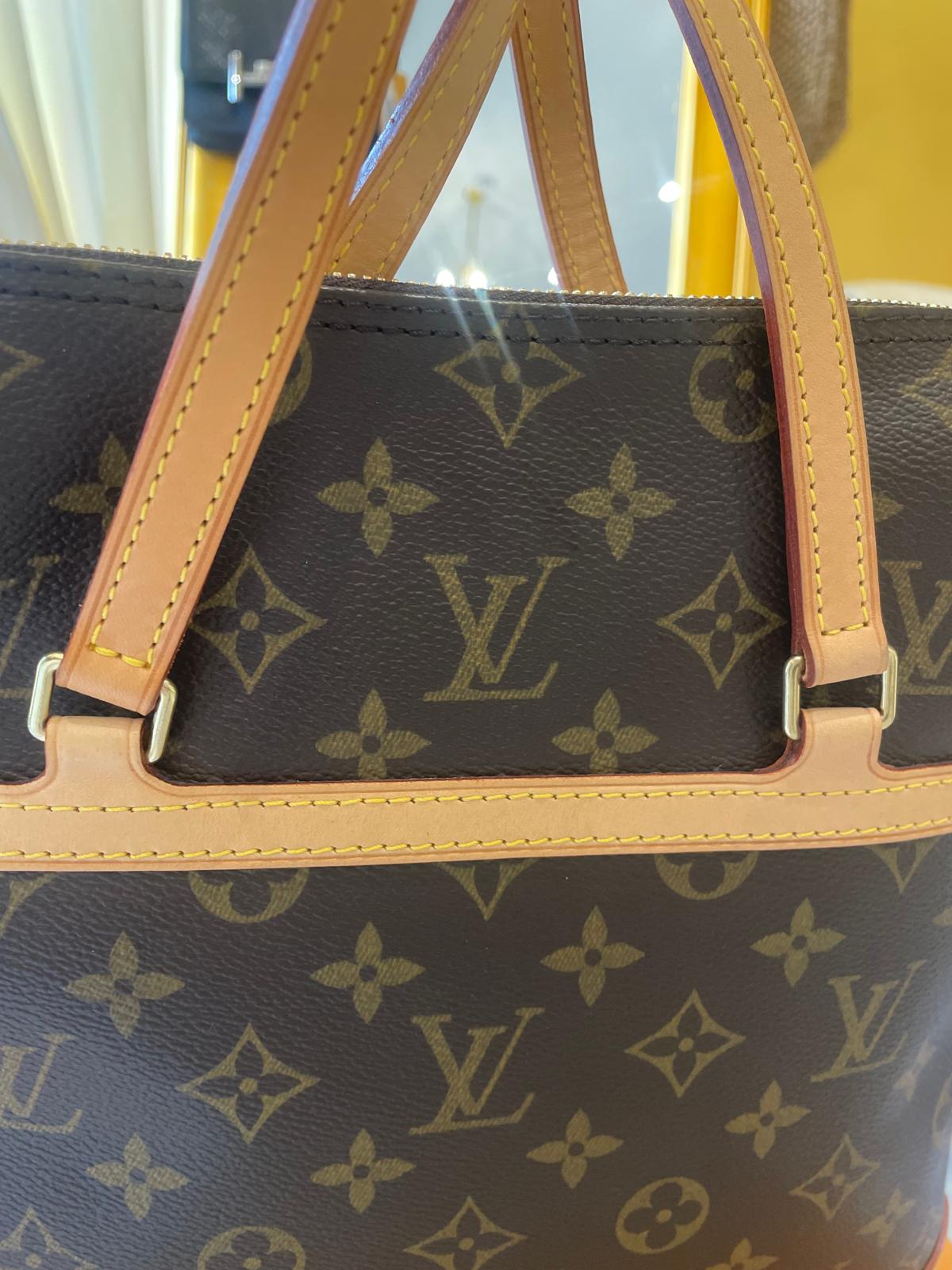 Louis Vuitton - Sac Coussin Monogram
