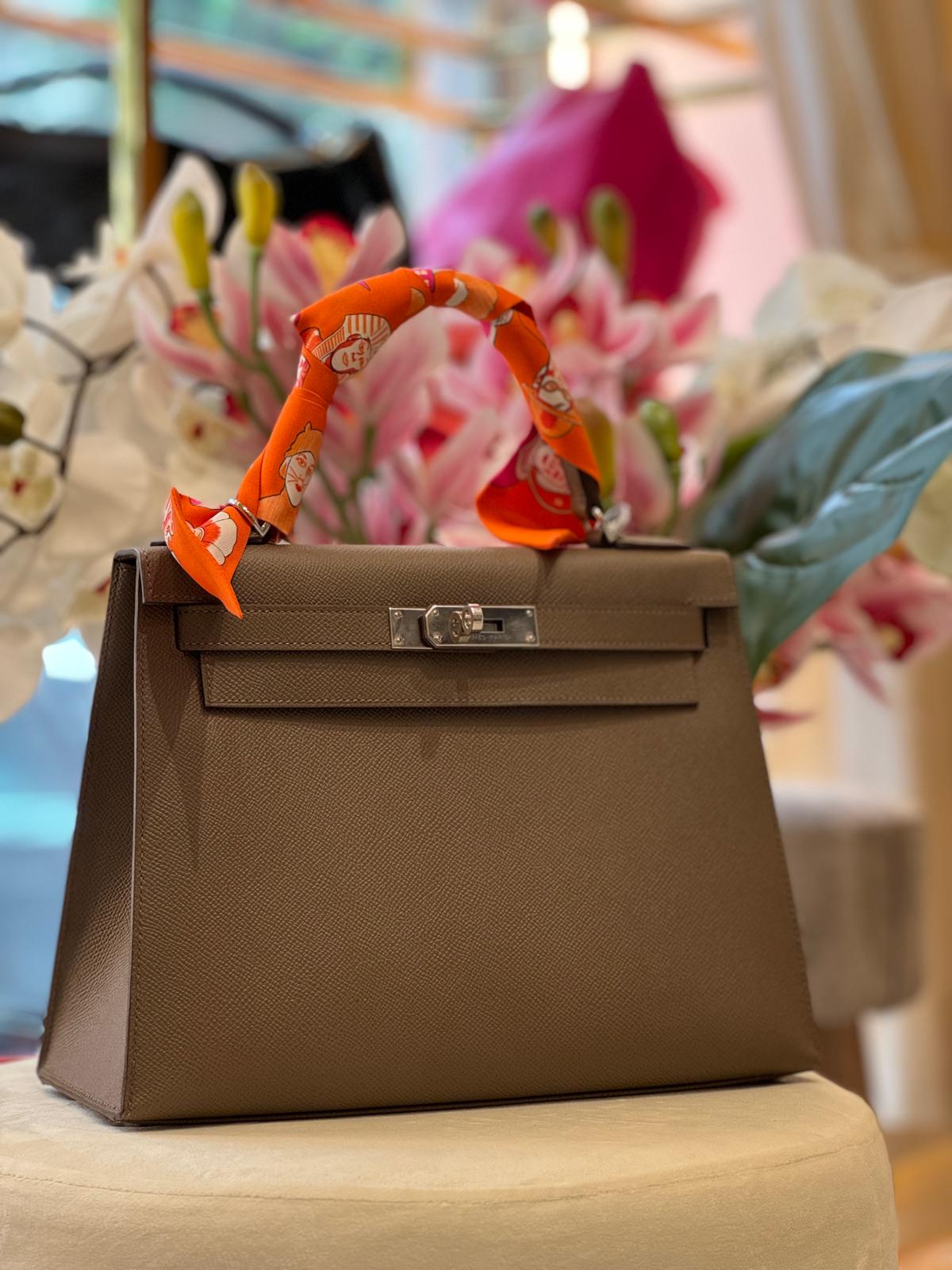 Hermès - Kelly Bag 28 Anthrazit Sellier personalisiert mit Hufeisen Silberne Hardware