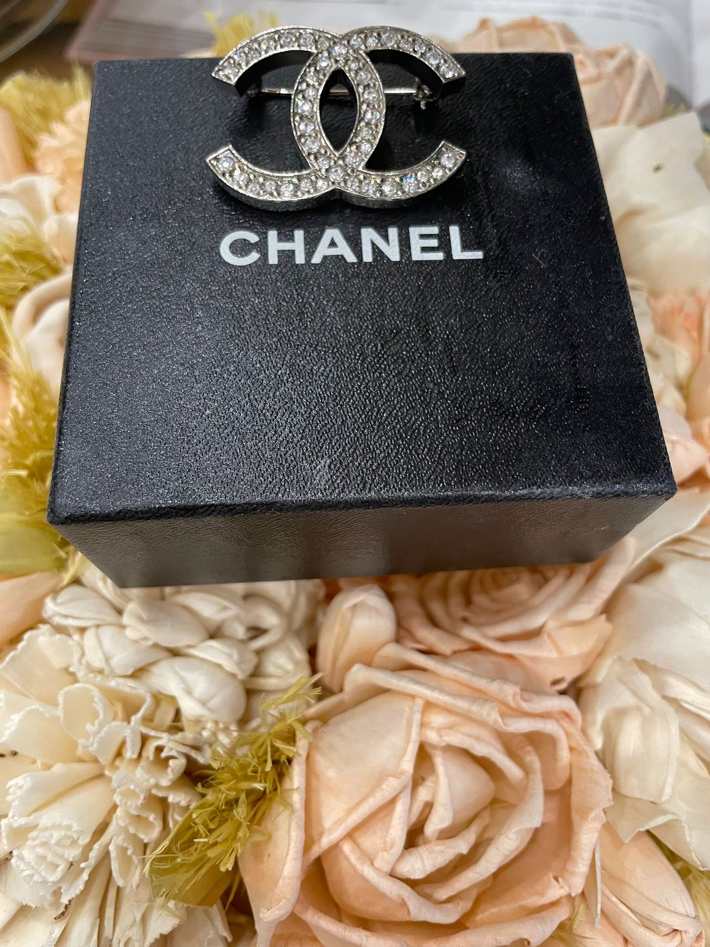 Chanel - CC Brosche Silber glitzernd