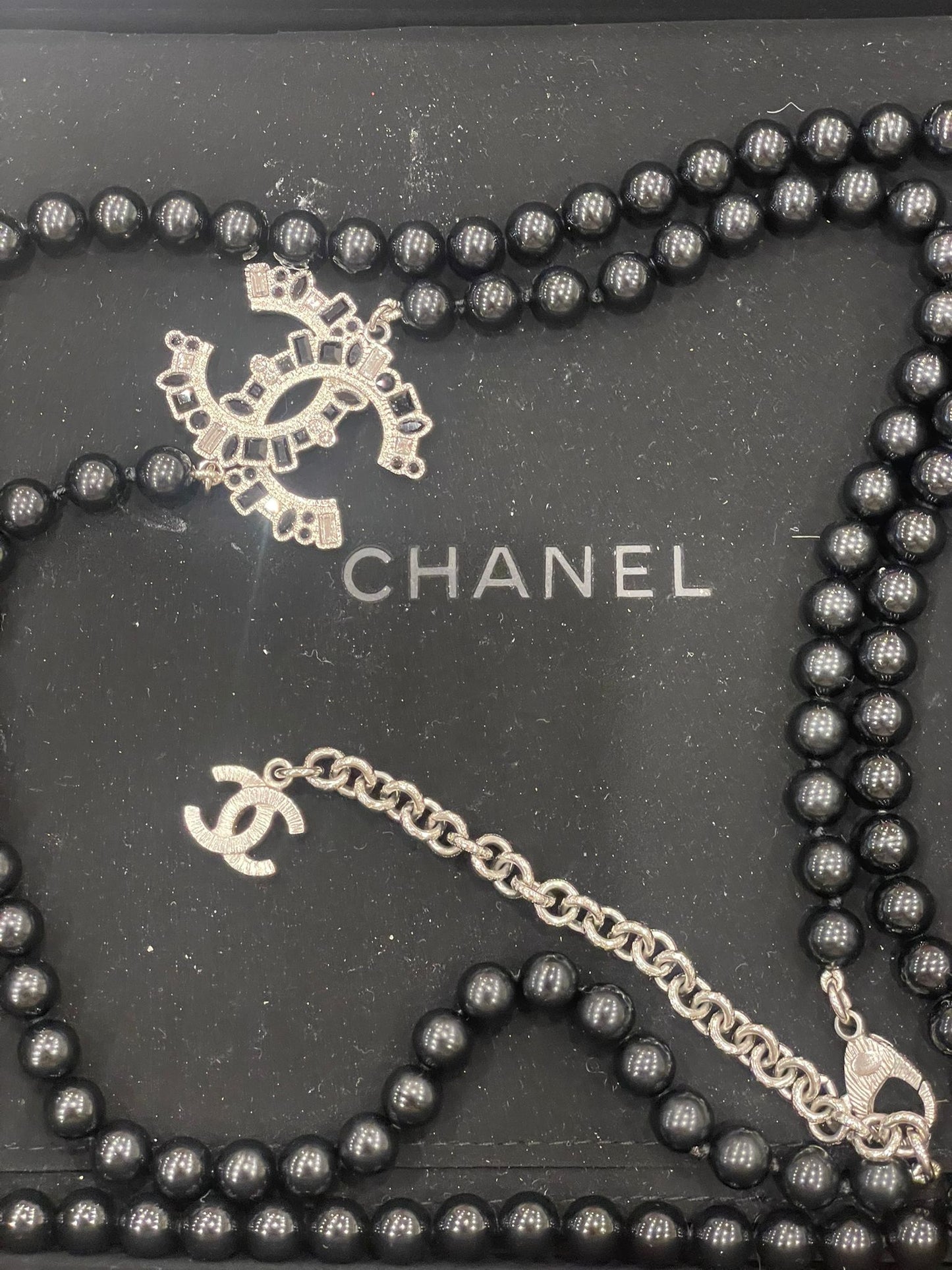 Chanel - CC Kette schwarze Perlen