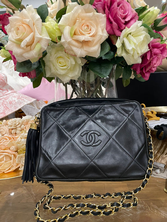 Chanel - Cross Body Bag Goldene Hardware